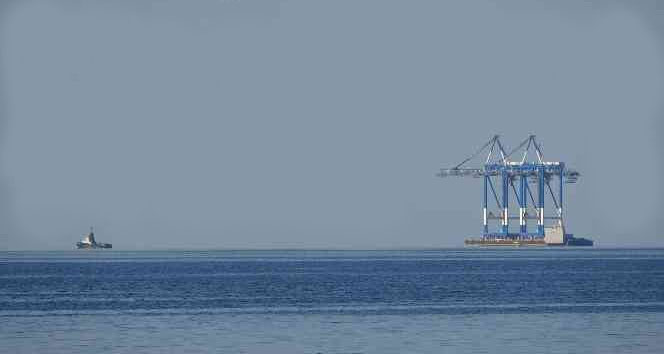 2 ADET DEV KONTEYNER VİNÇ TRABZONPORT’TAN YOLA ÇIKTI